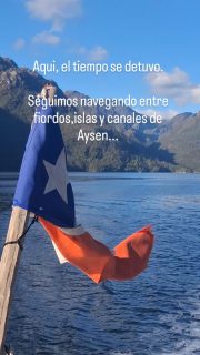 Es difícil explicar lo que se siente.
Año 2026… y llevamos 3 días sin cruzarnos con otro ser humano.
Solo nosotros, navegando por los fiordos y canales de la Patagonia.
Bosques, montañas,glaciares, y cientos de fiordos y canales para navegar.
Salvaje.
Remoto.
Intacto.
Casi todas estas montañas nunca han sido caminadas…
El bosque es tan denso y tupido que solo cabe contemplarlos.
Excepto por los Kawésqar y algunos exploradores que recorrieron algunas de sus costas.
Territorio inexplorado.
Simplemente… espectacular.